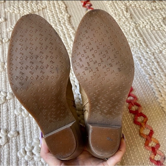 Dolce Vita Tan Ankle Boots - Picture 6 of 9